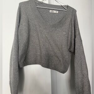 Hollister Soft Gray V-Neck Cropped Knit Sweater